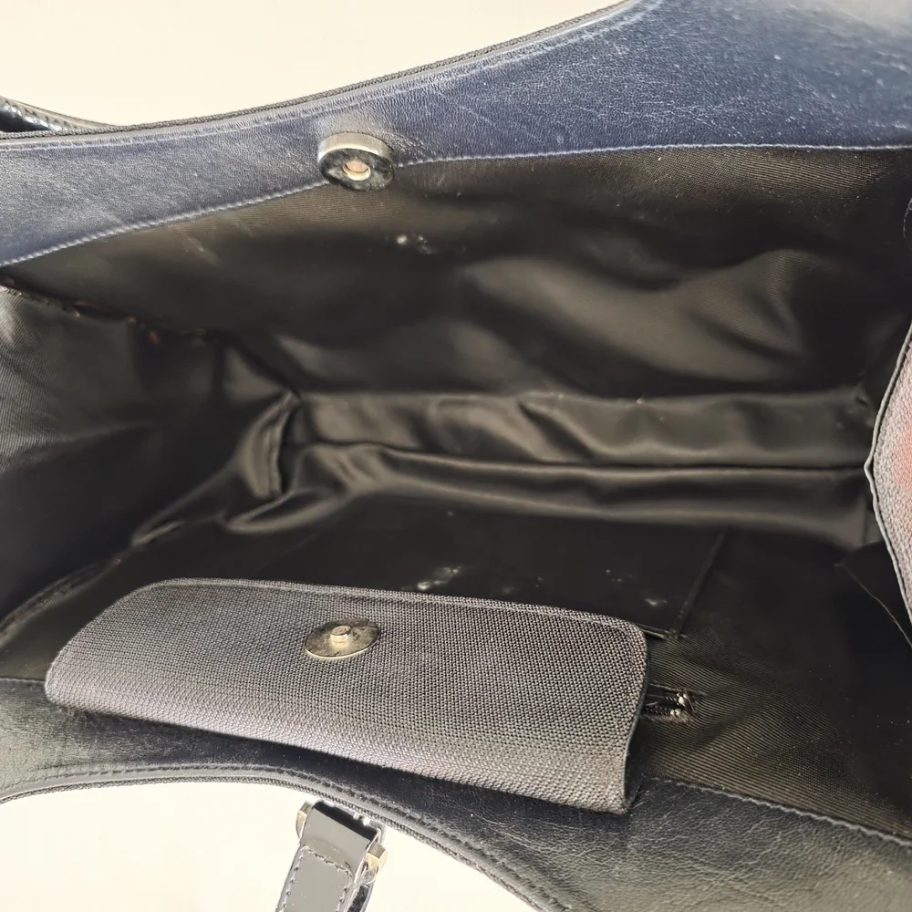Elegant Black Handbag - Picture 9 of 13